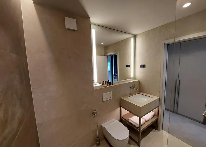 Tivoli Boutique Hotell 4*